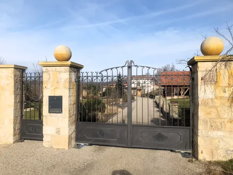 Eingangstor mediterrane Villa